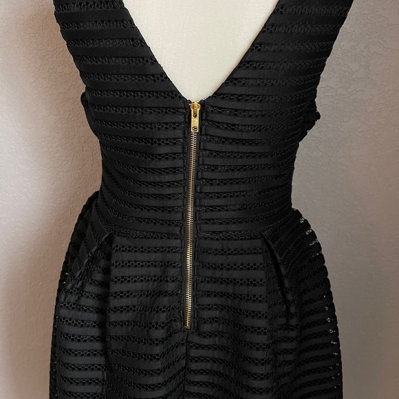 Everly | Black Lace Dress - Picture 4 of 5